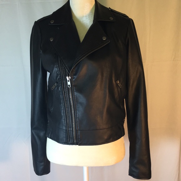 Guess Jackets & Blazers - GUESS  Black Jacket  Medium Size .